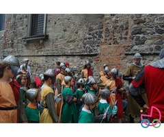 ANIMAZIONE PER FESTE TUTTI IN COSTUME